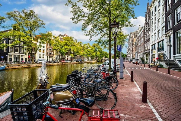 Des vélos à Amsterdam